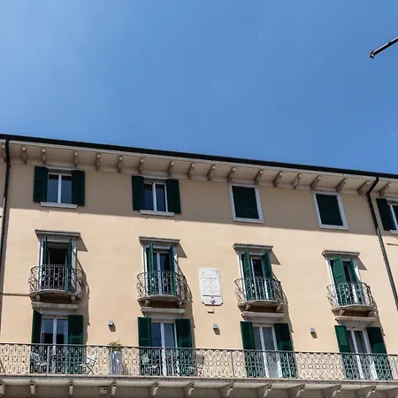 Palazzo Betteloni * バルドリーノ